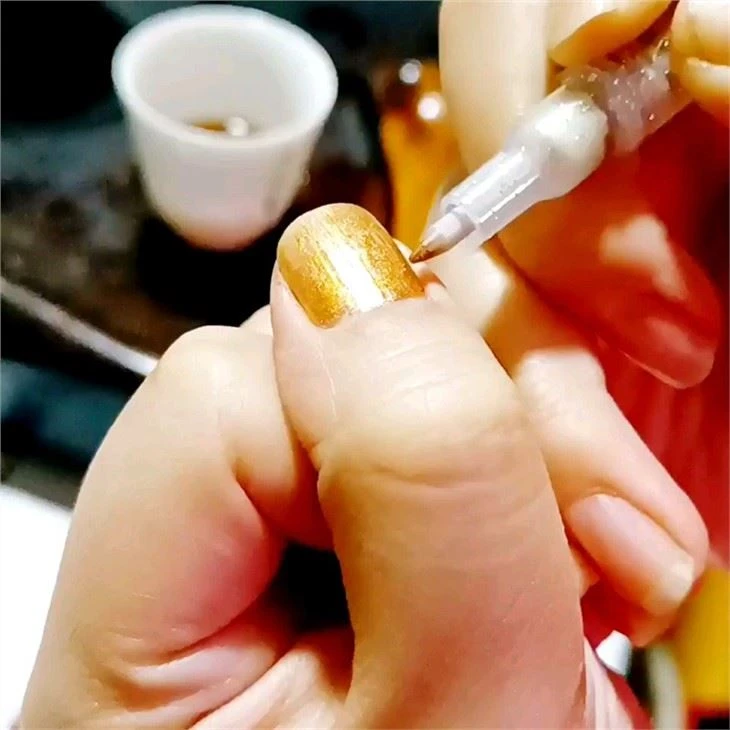 00,7 mm Acrylfarbenmarker mit extra feiner Spitze